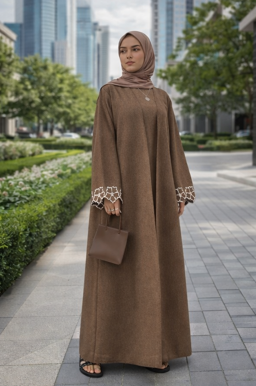 Elegant Open Abaya Set – Brown 2-piece set (inner dress included)